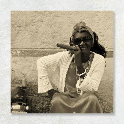 Tablou canvas Femeie cubaneza cu trabuc III