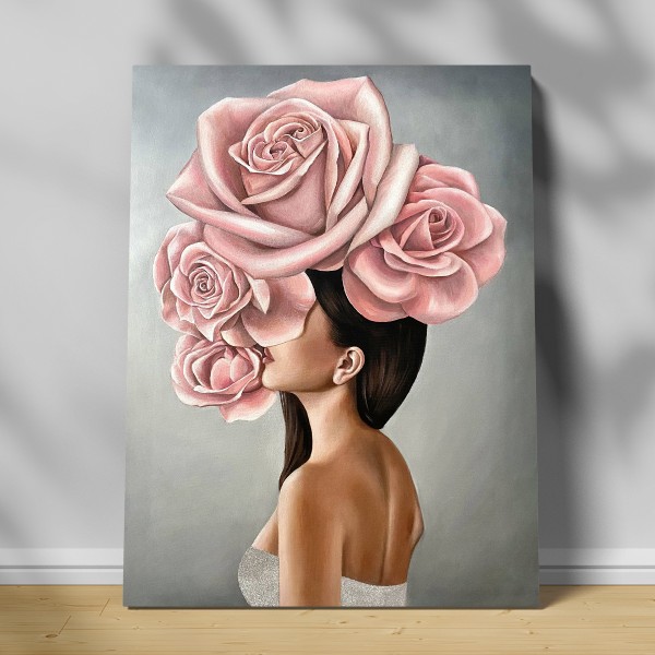 Tablou canvas fata cu buchet de flori