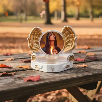Candela Maicii Domnului Tanguirea facatoare de minuni de la Sihastria — miniatura 3