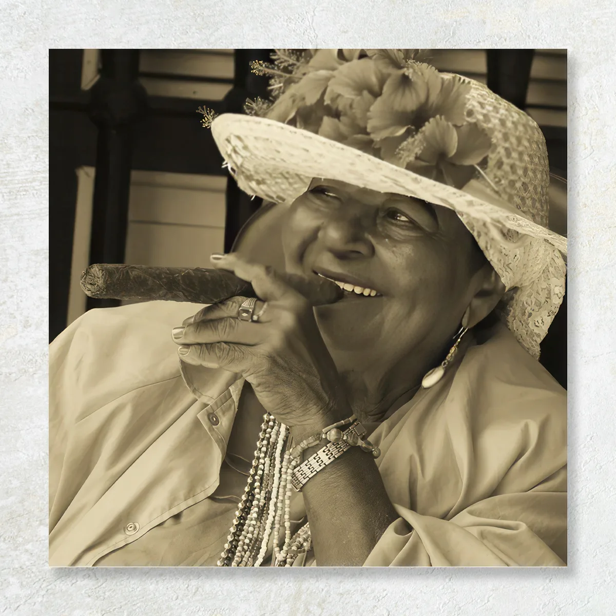 Tablou canvas Femeie cubaneza cu trabuc II