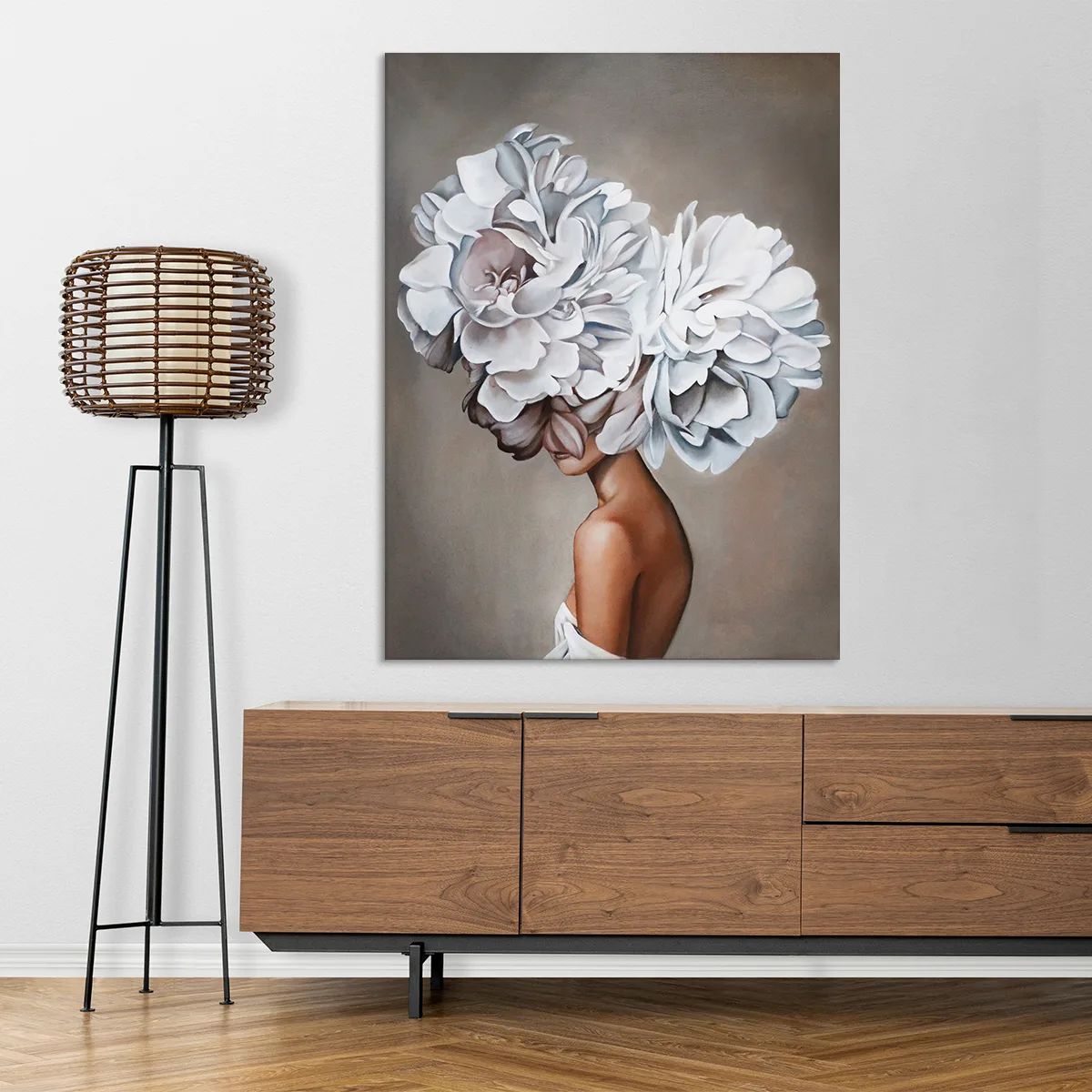 Tablou canvas fata cu bujori — imaginea 2