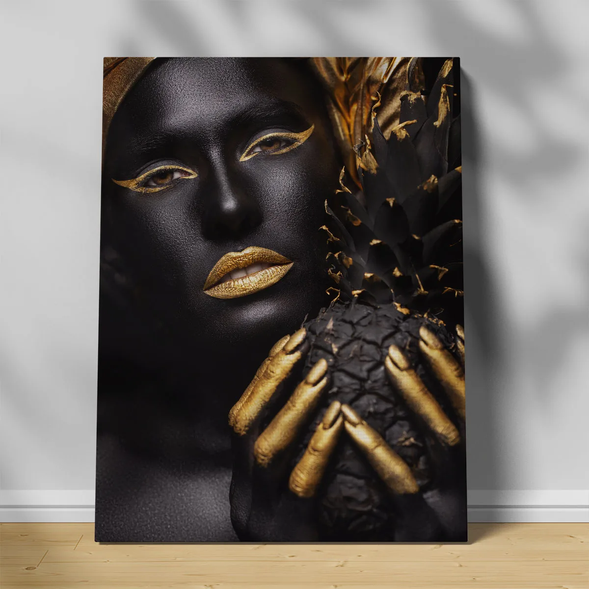 Tablou canvas pe panza femeie africana Golden Pineapple