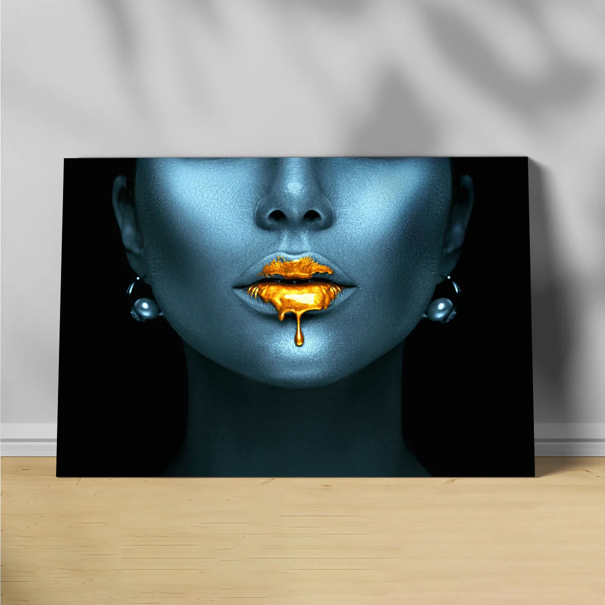 Tablou pe panza femeie africana Golden Lips